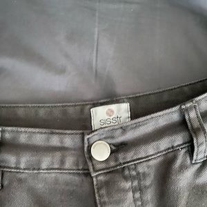 sisstr evolution black jean shorts!
